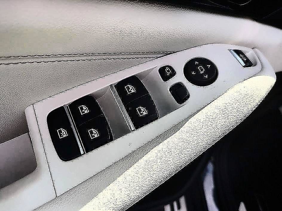 Used 2022 BMW X5 xDrive45e AWD/4WD image 14
