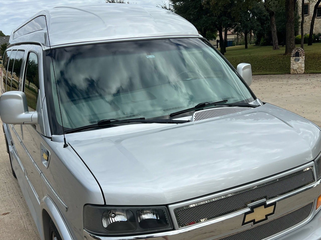 Used 2018 Chevrolet Express 2500 w/ Enhanced Convenience Package image 10