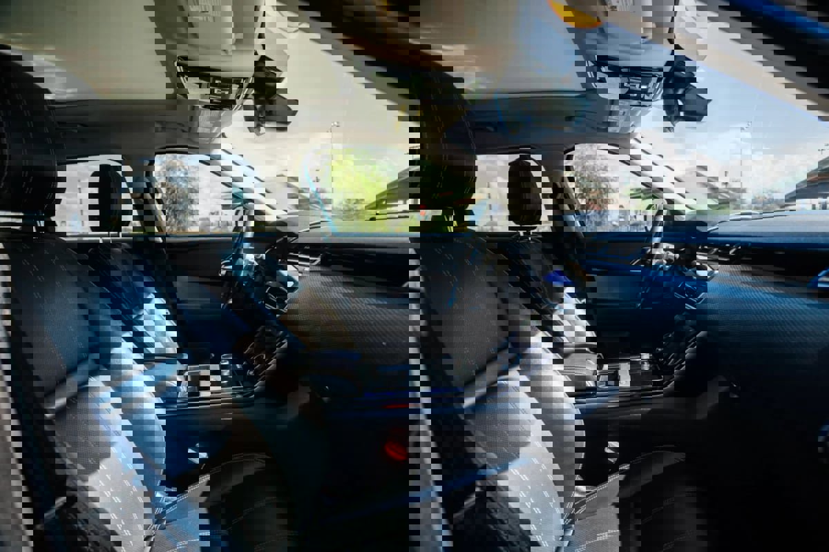 Used 2019 Land Rover Range Rover Velar S image 16