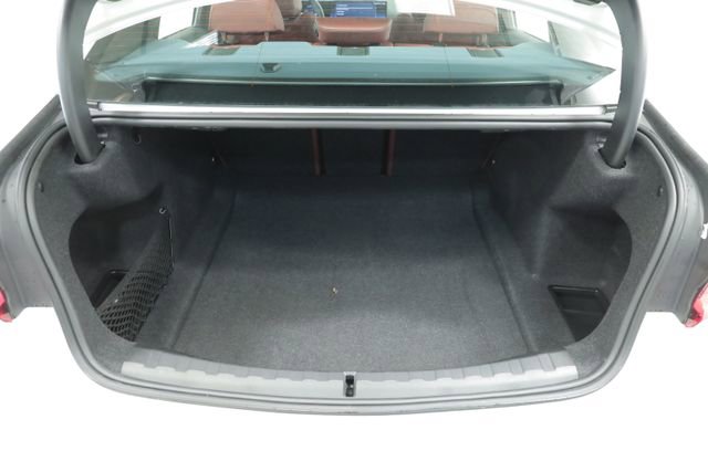 Used 2025 BMW 330i Sedan w/ M Sport Package image 40