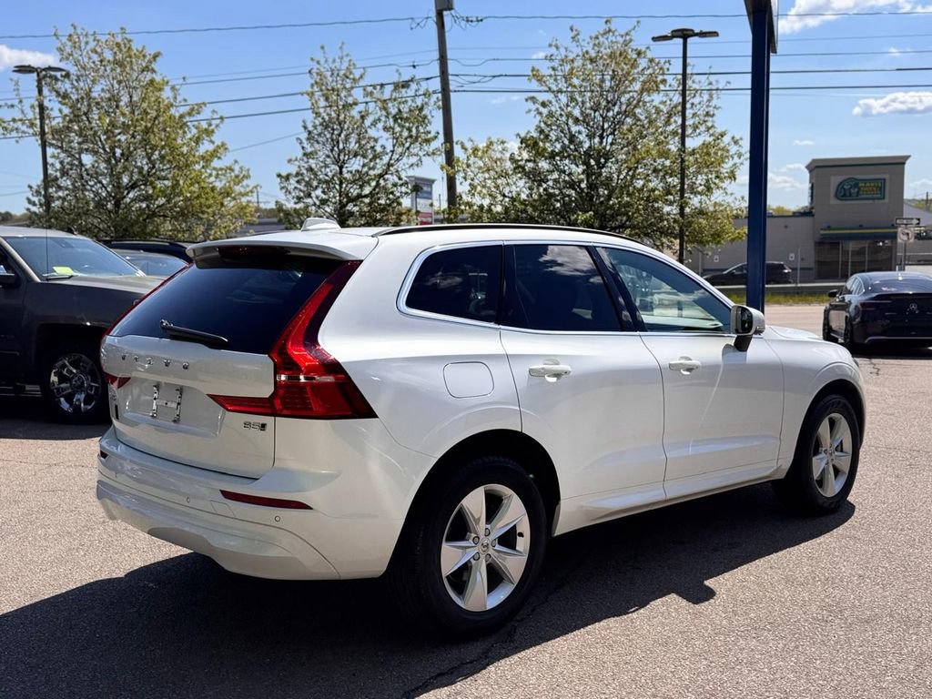 Used 2022 Volvo XC60 B5 Momentum AWD/4WD image 6