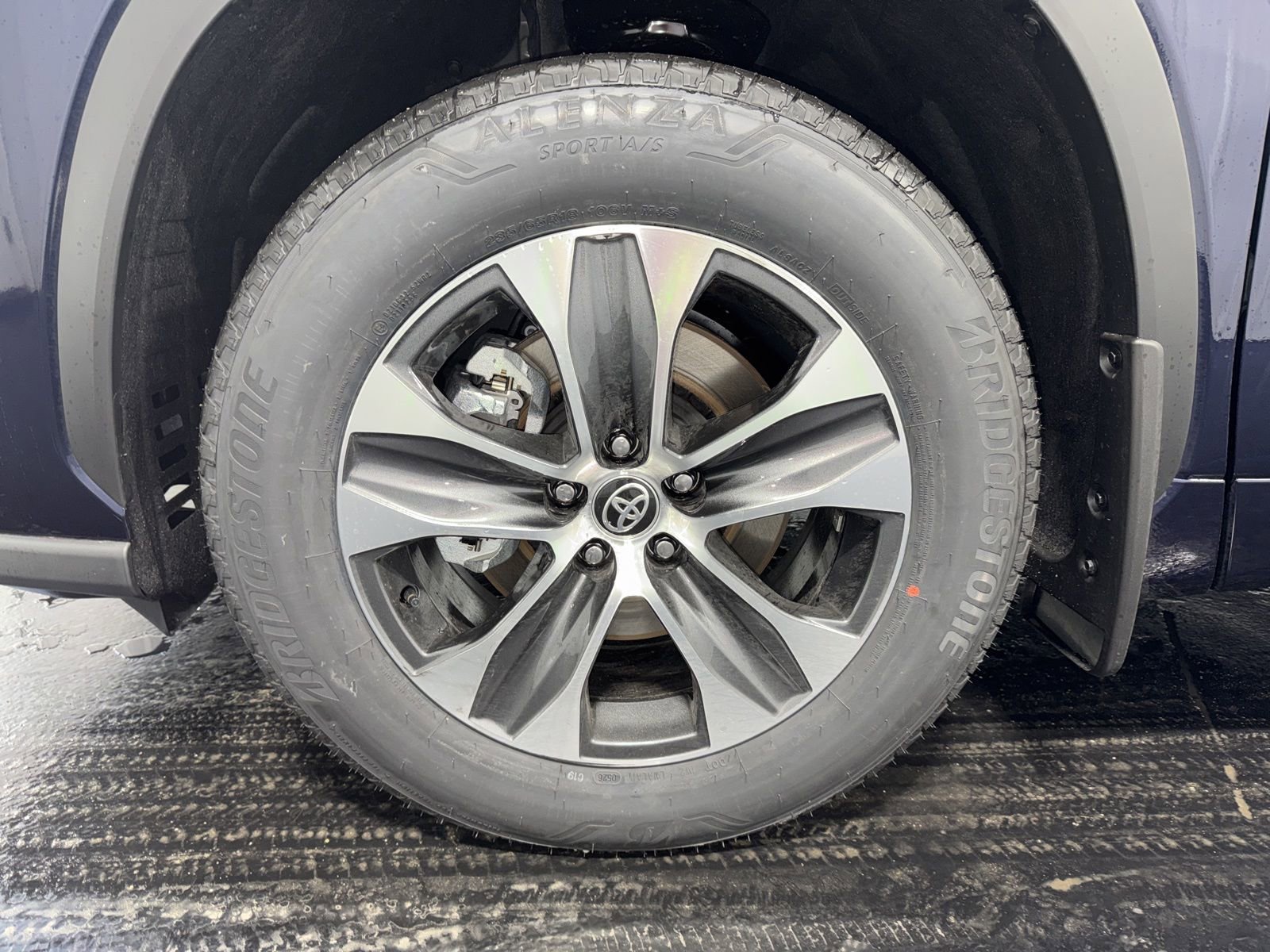 New 2026 Toyota Highlander XLE image 6