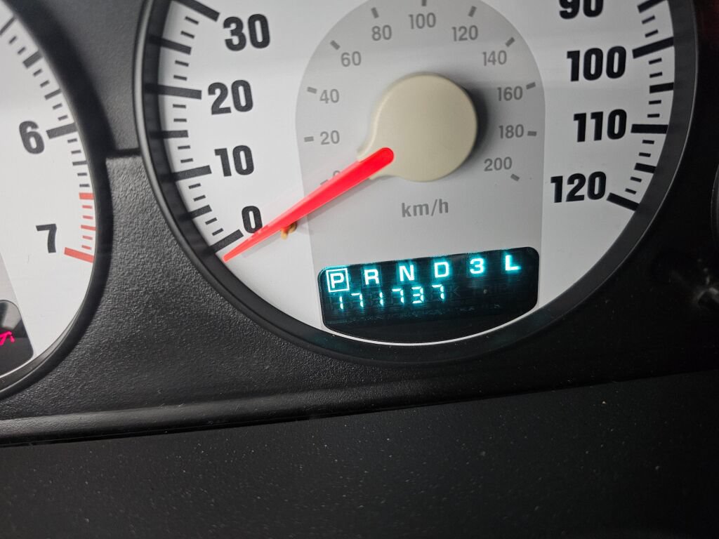 Used 2006 Dodge Stratus SXT FWD image 19