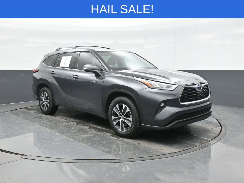 Certified 2020 Toyota Highlander XLE image 1