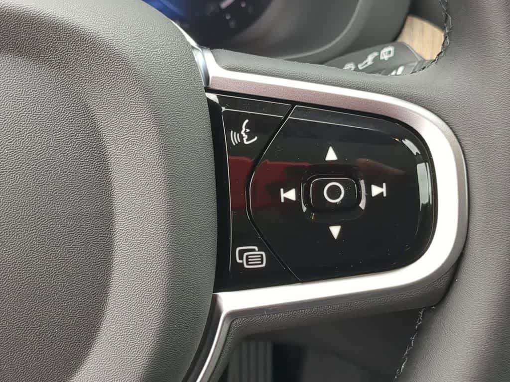 New 2026 Volvo XC60 B5 Plus w/ Protection Package Premier image 23