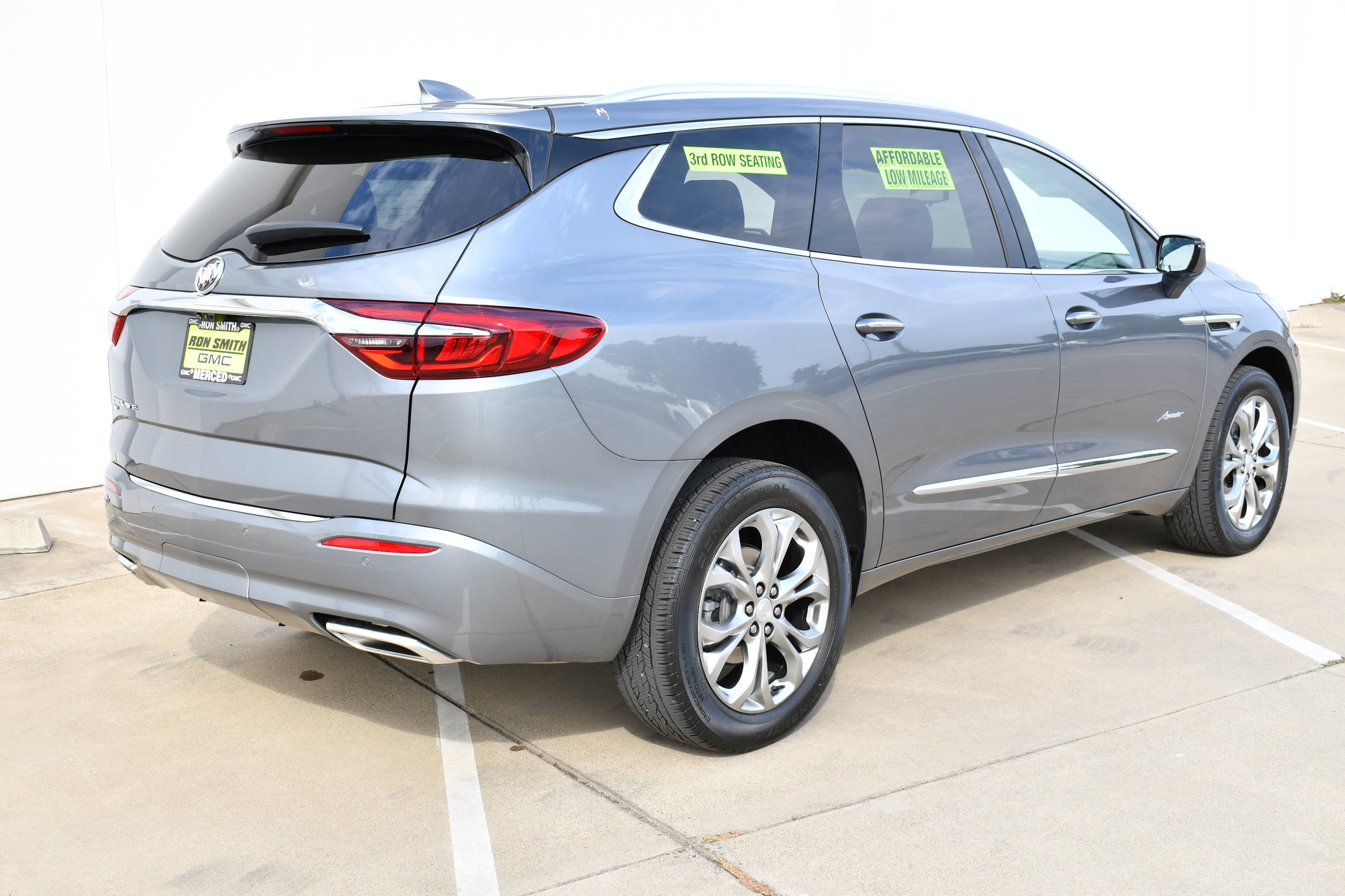 Used 2021 Buick Enclave Avenir w/ Avenir Technology Package AWD/4WD image 17
