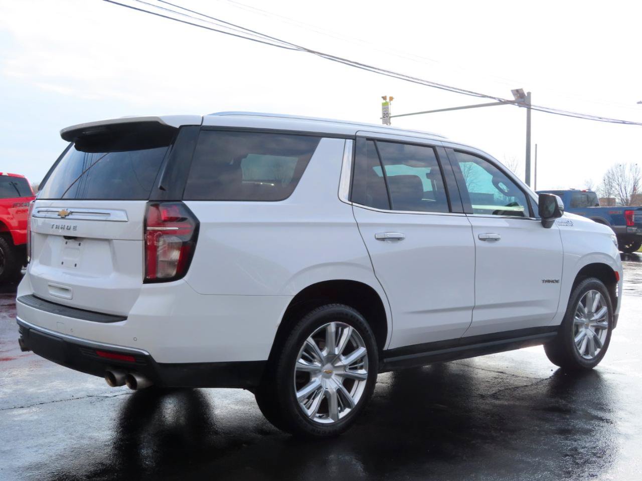 Used 2021 Chevrolet Tahoe High Country w/ Premium Package AWD/4WD image 6