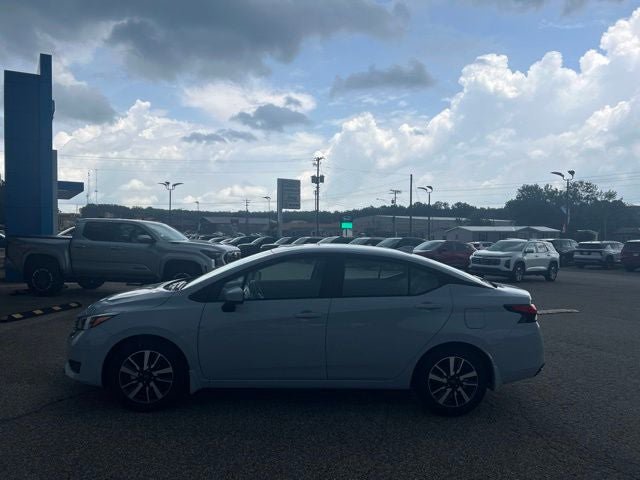 Used 2025 Nissan Versa SV w/ Trunk Package FWD image 2