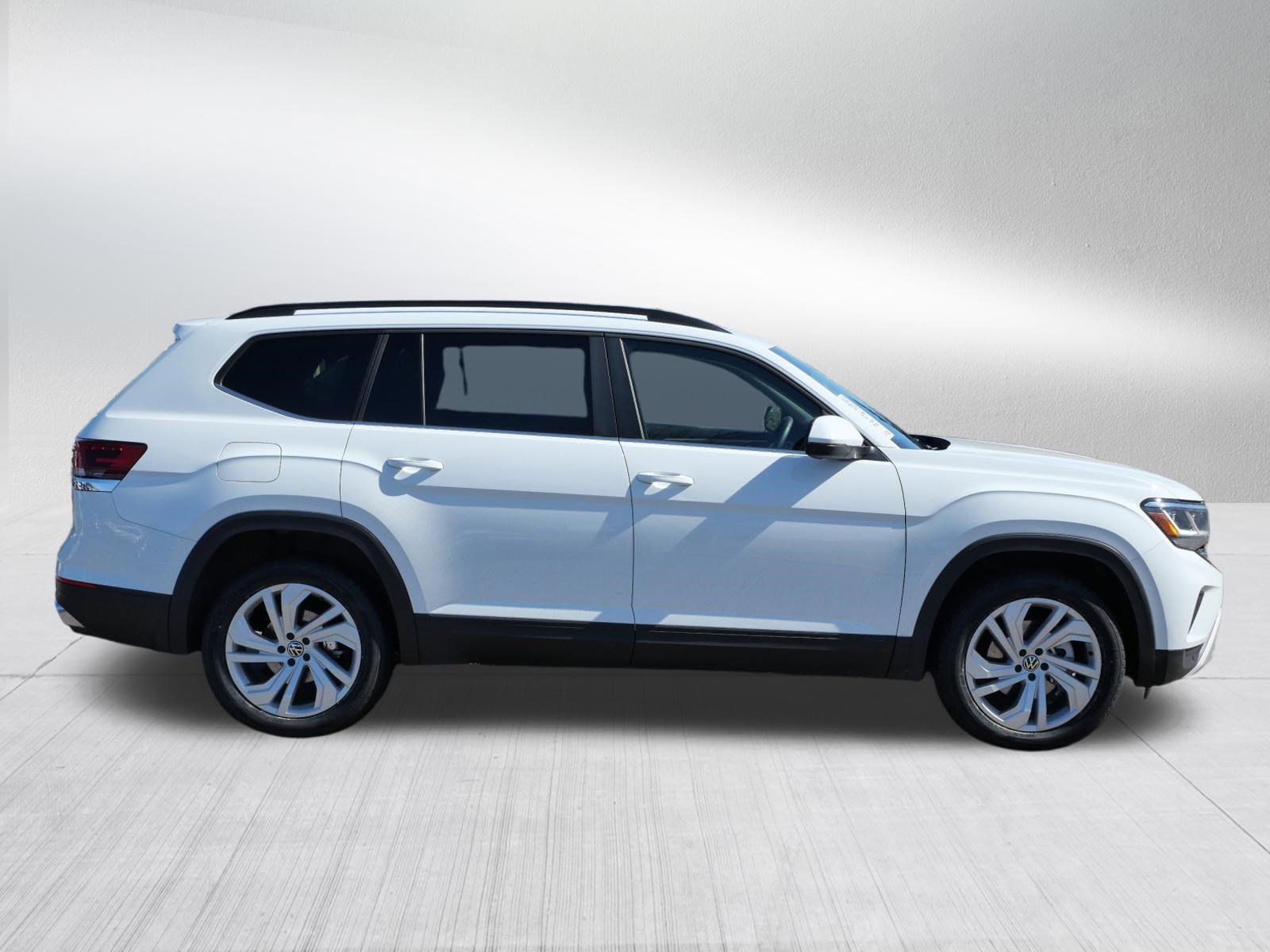 Certified 2021 Volkswagen Atlas SE w/ Towing Package image 8