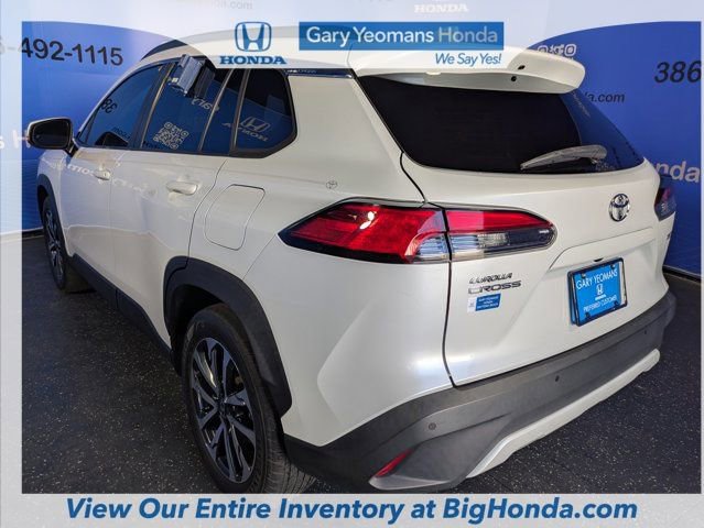 Used 2022 Toyota Corolla Cross XLE image 8