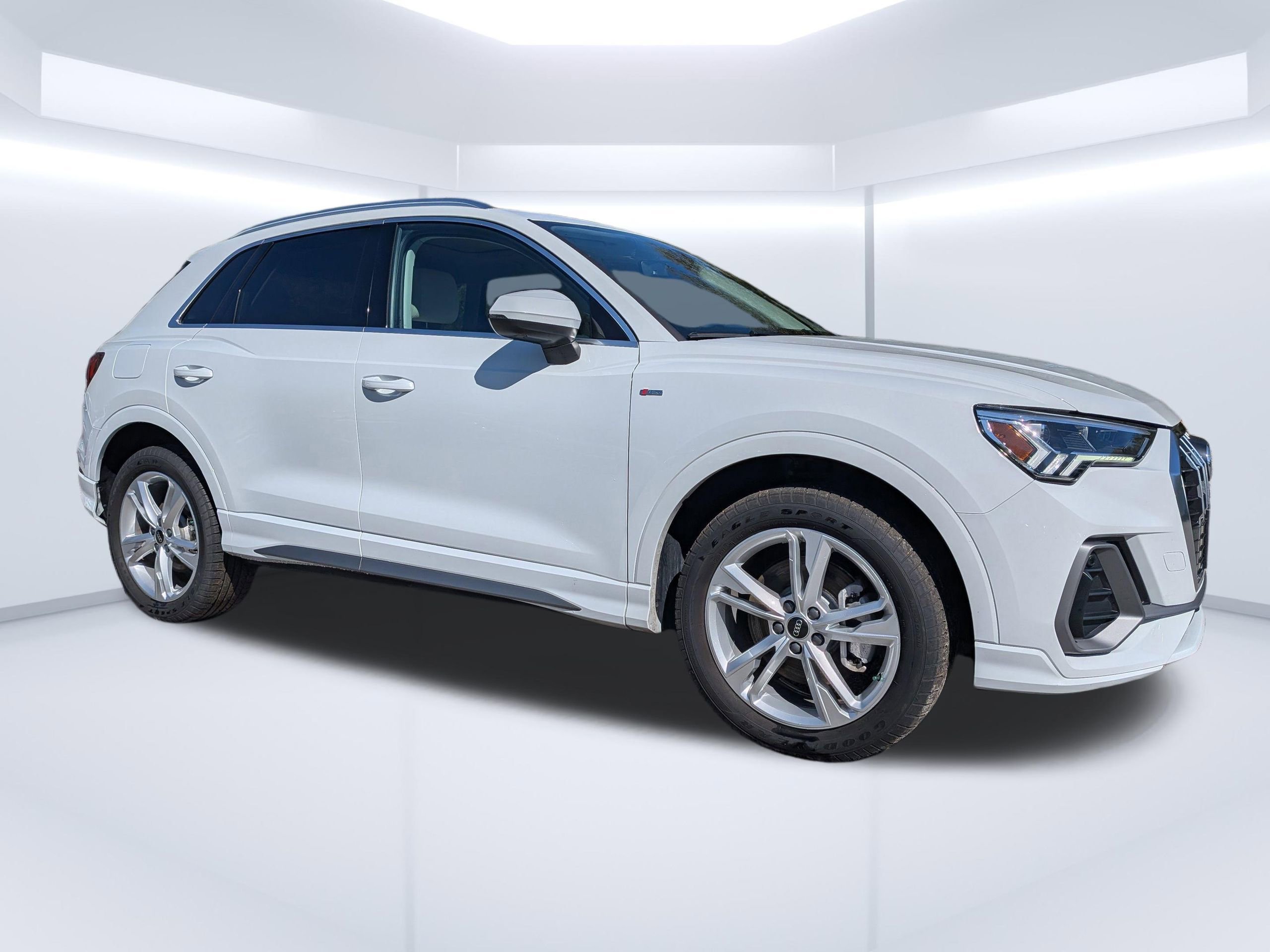 Certified 2024 Audi Q3 2.0T Premium Plus image 1