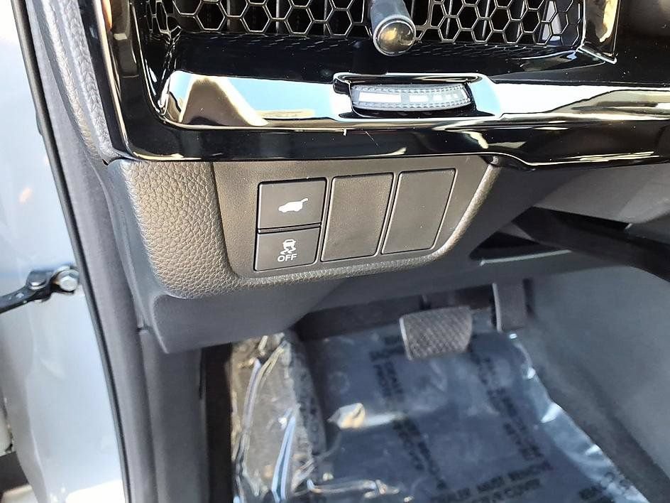 Used 2025 Honda CR-V EX-L image 13