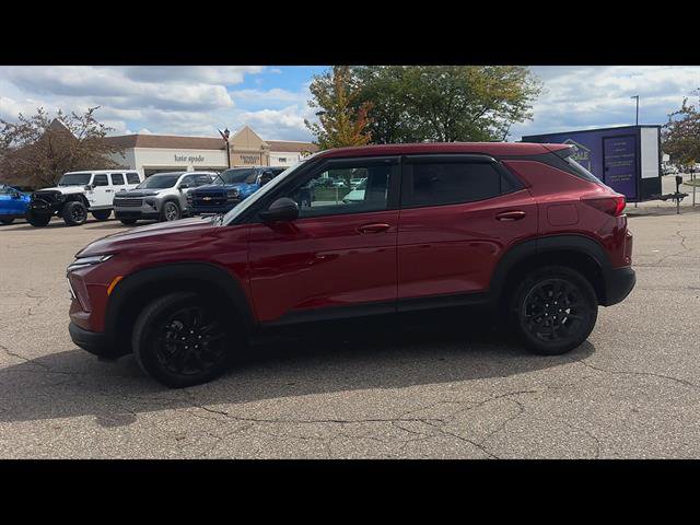 Used 2024 Chevrolet TrailBlazer LS w/ LS Convenience Package FWD image 28