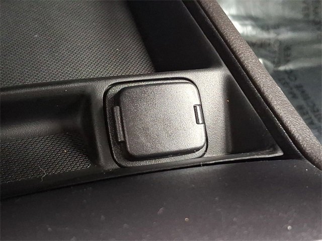 Used 2015 Ford Fusion SE w/ Equipment Group 201A image 25