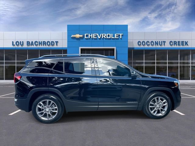 Used 2022 GMC Terrain SLT w/ Tech Package image 9