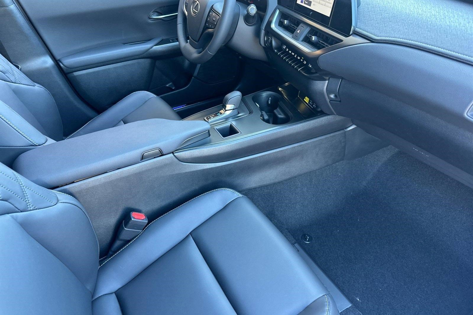 New 2026 Lexus UX 300h FWD image 26