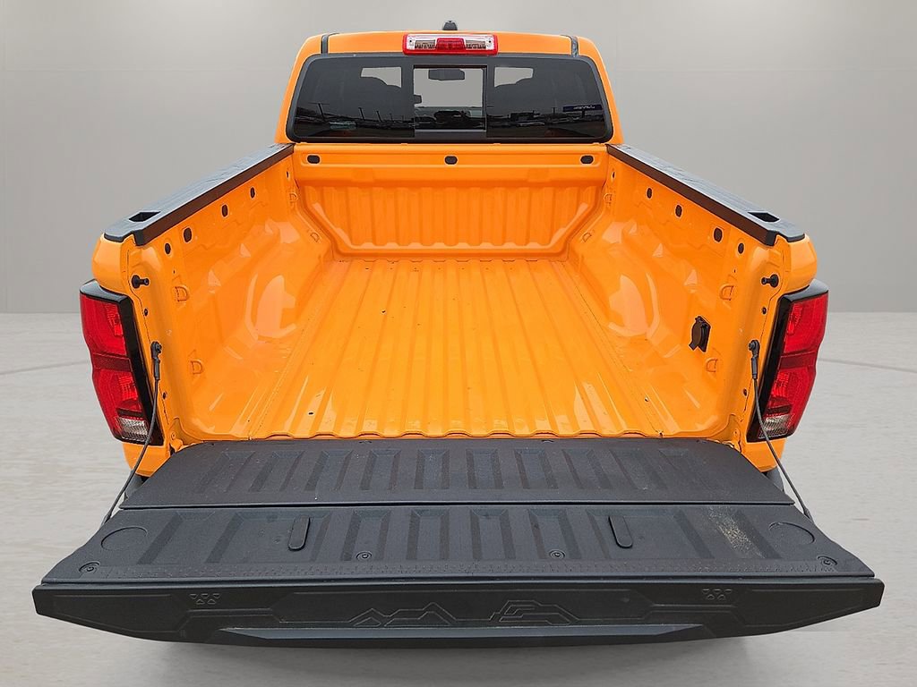 Used 2025 Chevrolet Colorado Z71 w/ Technology Package image 13