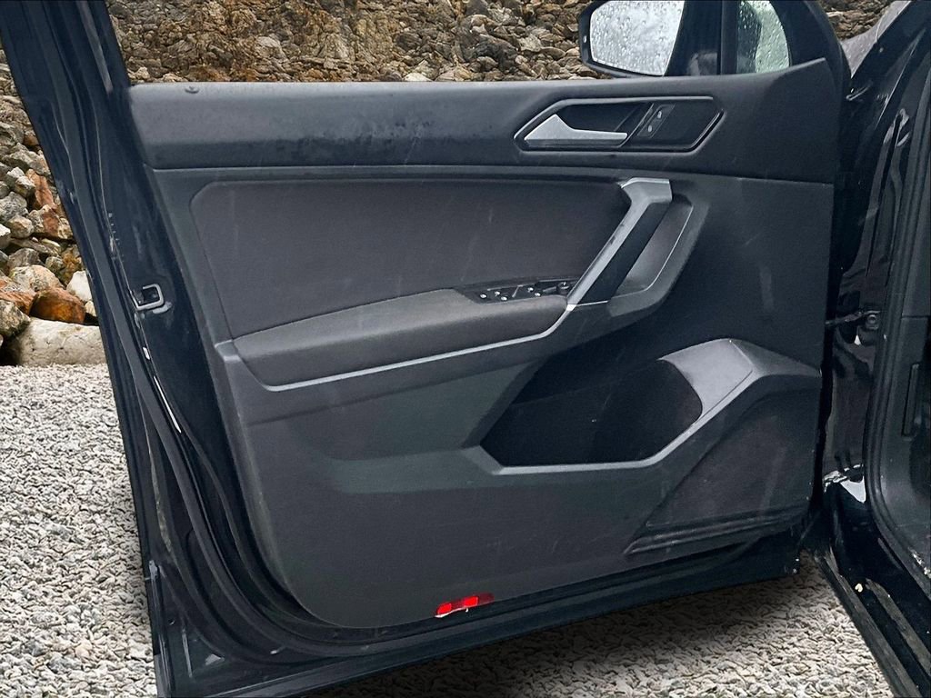 Used 2018 Volkswagen Tiguan S image 21