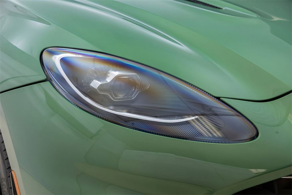 New 2025 Aston Martin DBX 707 image 3