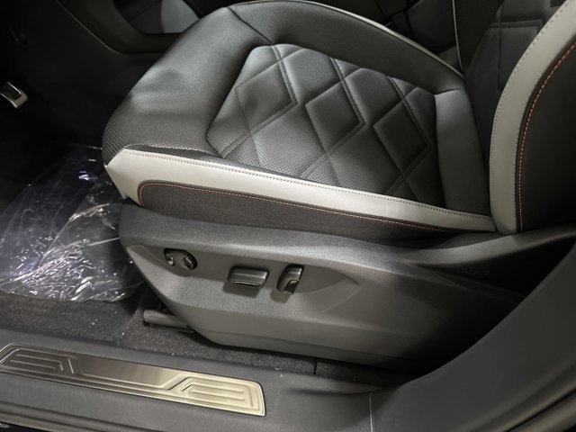 New 2026 Volkswagen Atlas Peak Edition image 17