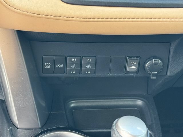 Used 2018 Toyota RAV4 Limited w/ All Weather Liner Package AWD/4WD image 21
