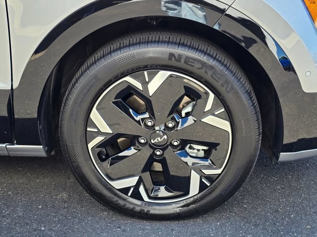 Certified 2023 Kia Niro Wave w/ Wave Preserve Package FWD image 11