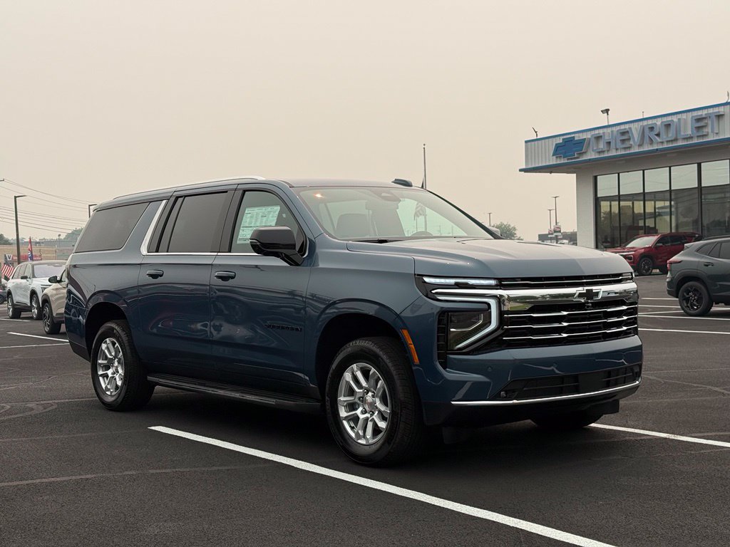 New 2026 Chevrolet Suburban LT w/ Comfort Package