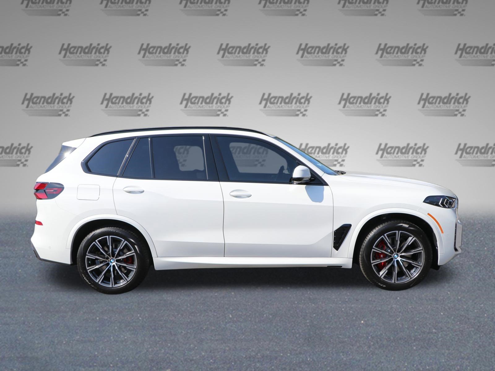 Certified 2026 BMW X5 xDrive40i w/ M Sport Package AWD/4WD image 8