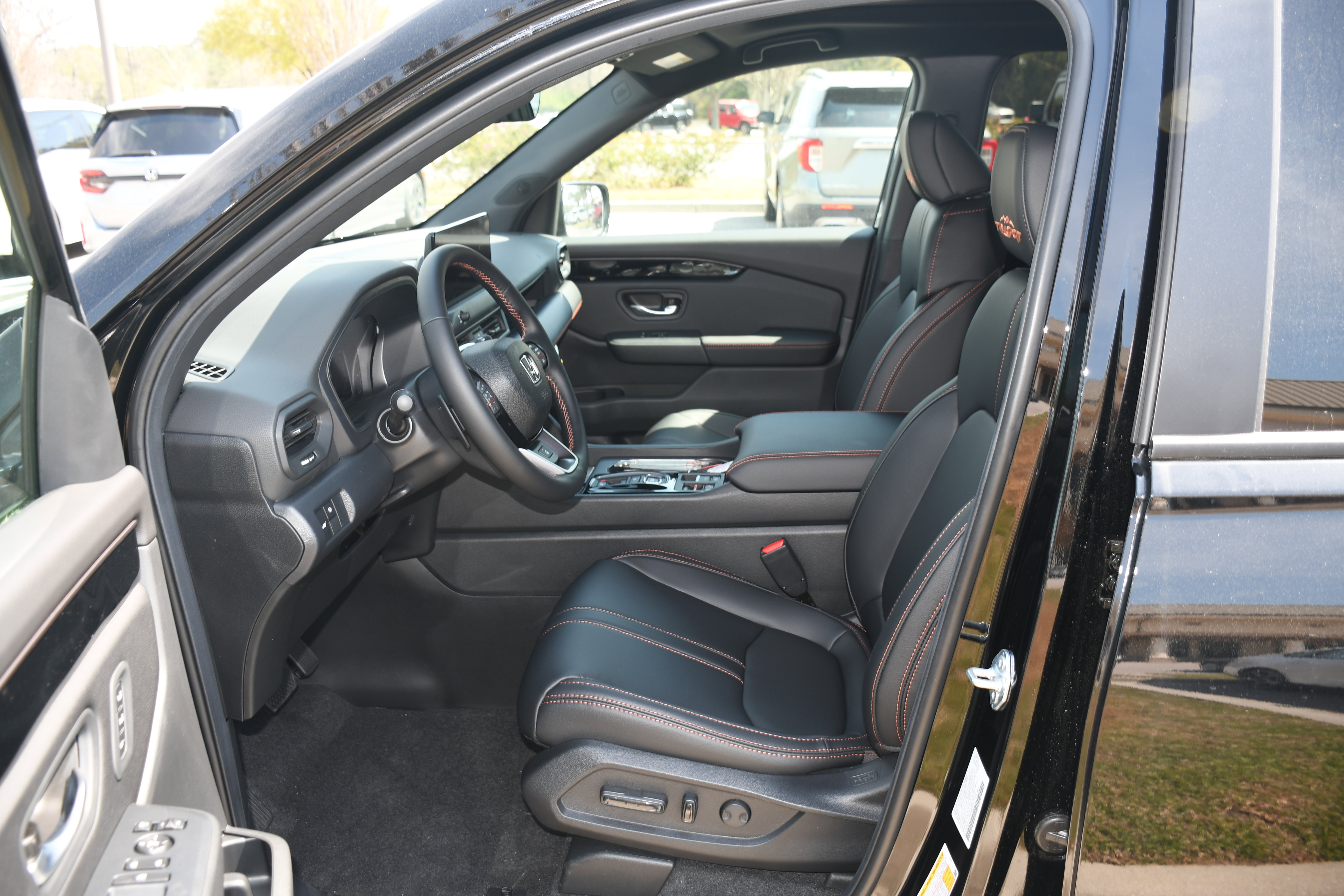 New 2026 Honda Pilot TrailSport image 3