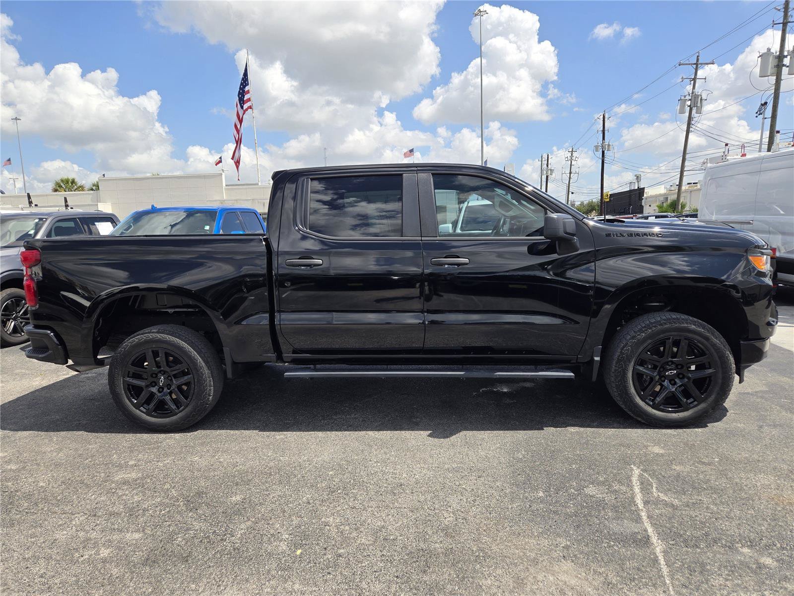 Used 2023 Chevrolet Silverado 1500 Custom w/ LPO, Dark Essentials Package RWD image 5