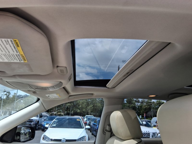 Used 2017 INFINITI QX60 FWD w/ Deluxe Technology Package image 17