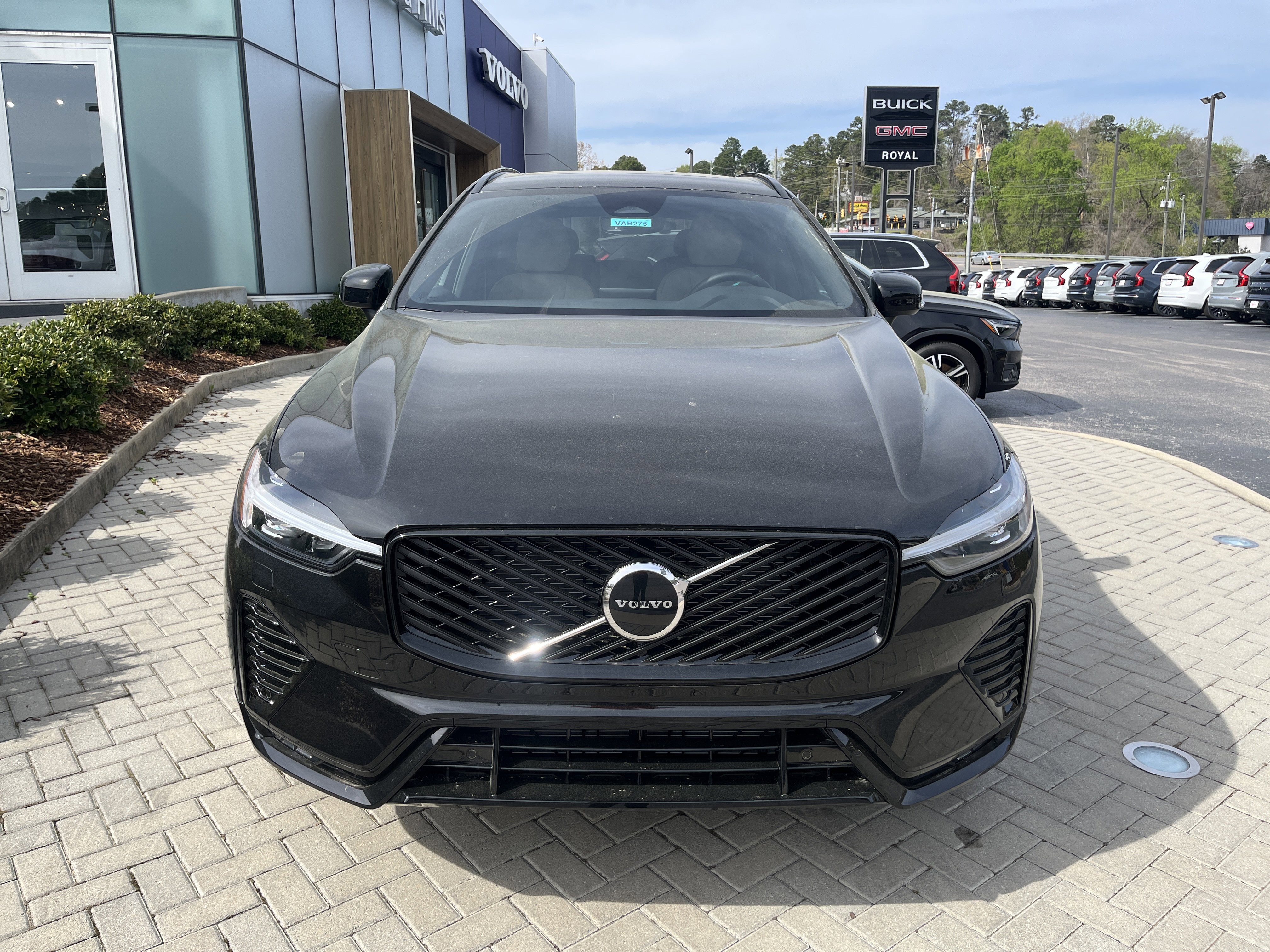 New 2026 Volvo XC60 B5 Core w/ Protection Package Premier image 7