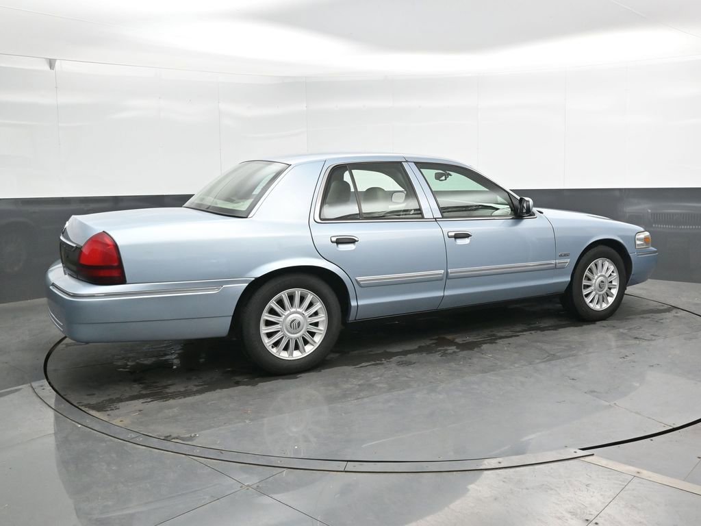 Used 2009 Mercury Grand Marquis LS RWD image 2