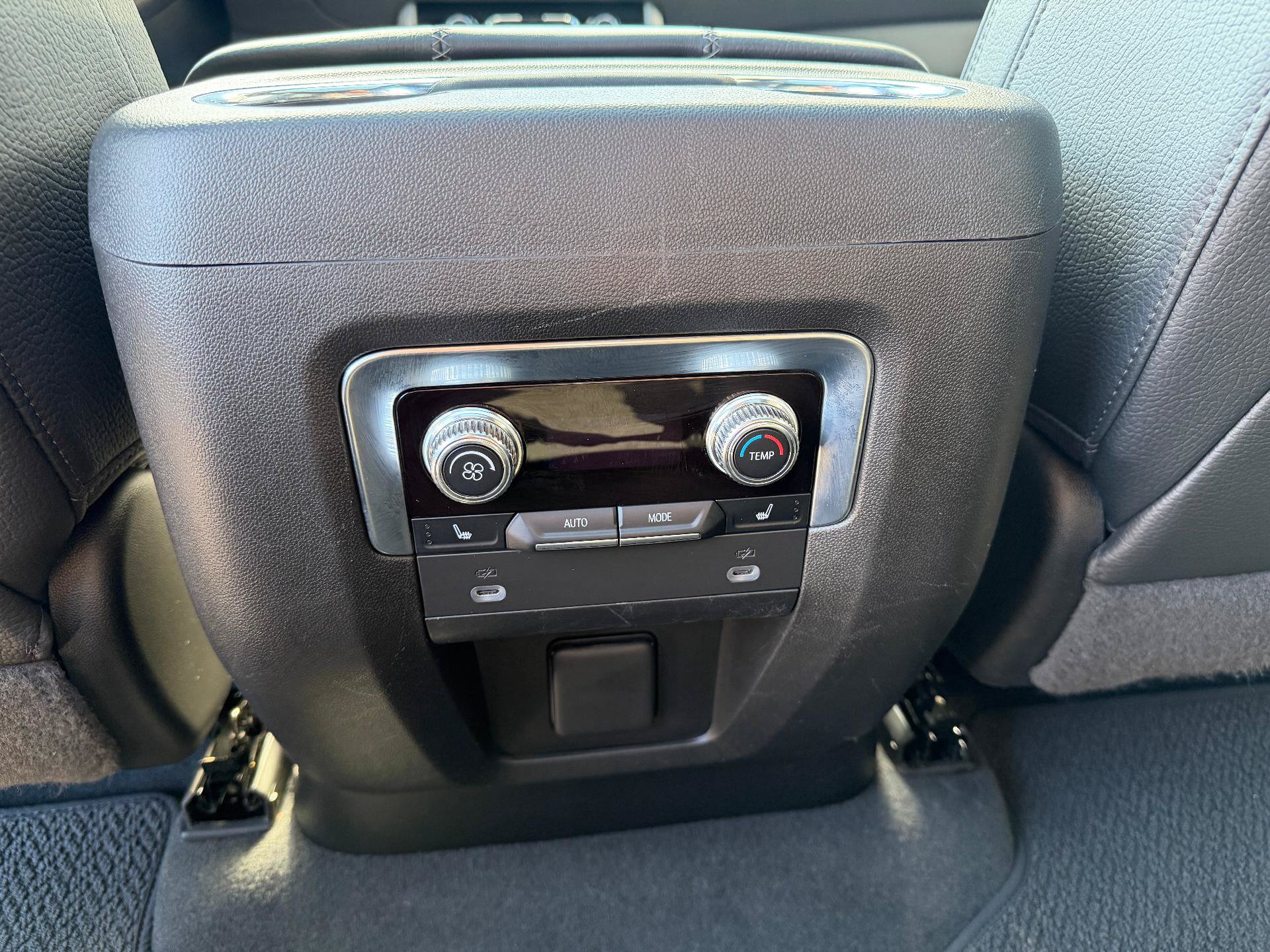 Used 2022 GMC Yukon Denali AWD/4WD image 18