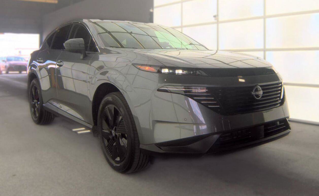 Used 2025 Nissan Murano SV w/ Cargo Package AWD/4WD image 16