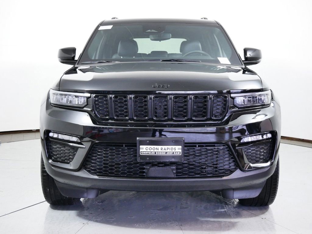 Certified 2024 Jeep Grand Cherokee Limited w/ Black Appearance Package image 4