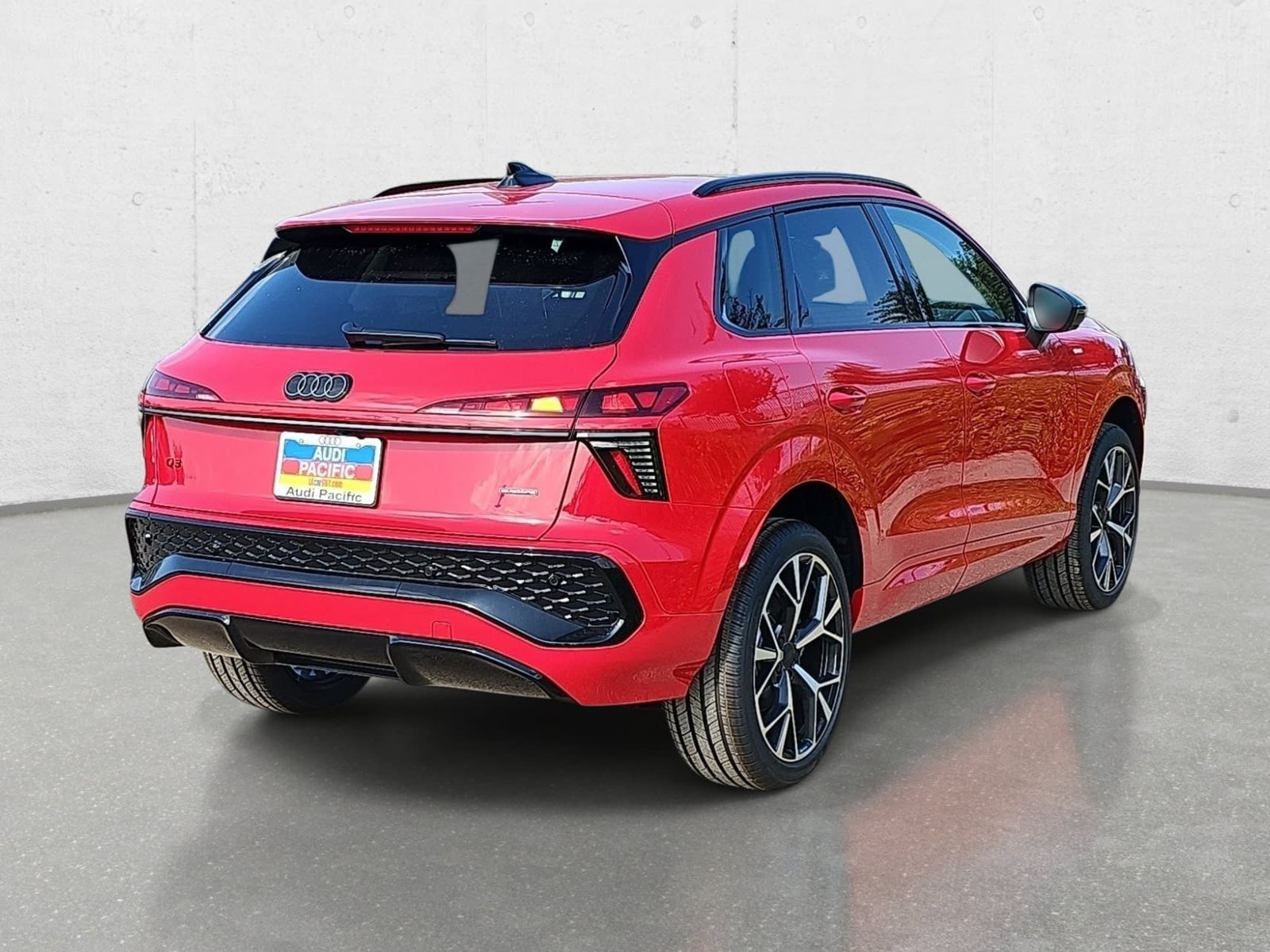 New 2026 Audi Q3 quattro 2.0T AWD/4WD image 5