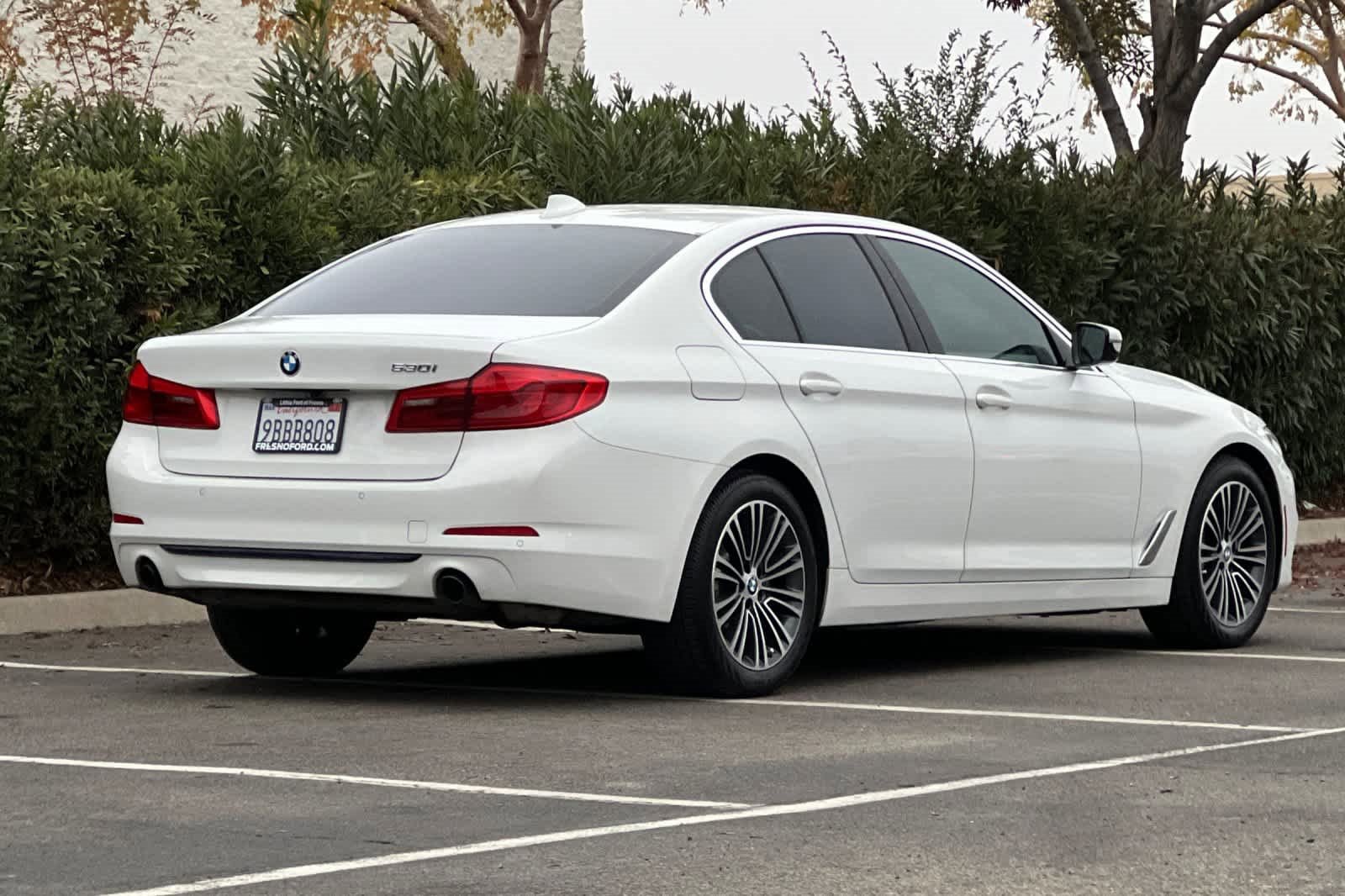 Used 2019 BMW 530i w/ Convenience Package image 2