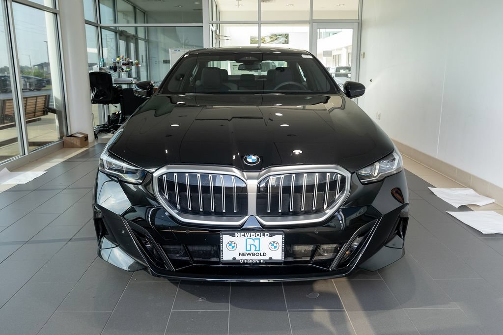 Used 2024 BMW 530i xDrive w/ M Sport Package AWD/4WD image 11