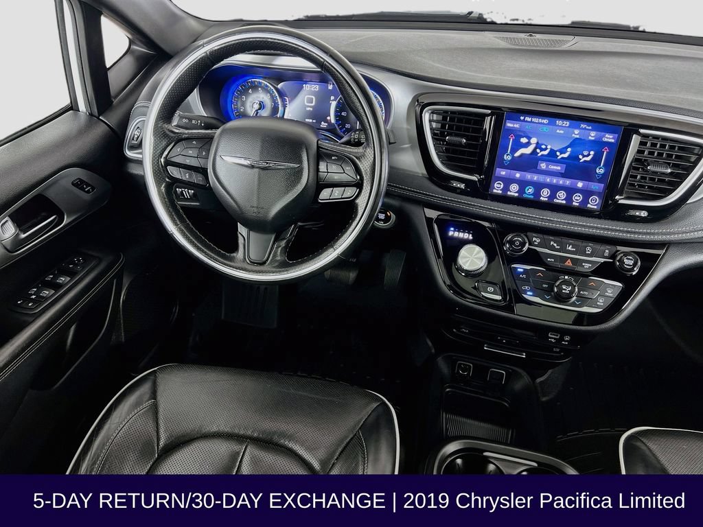 Used 2019 Chrysler Pacifica Limited w/ Advanced Safetytec Group FWD image 29