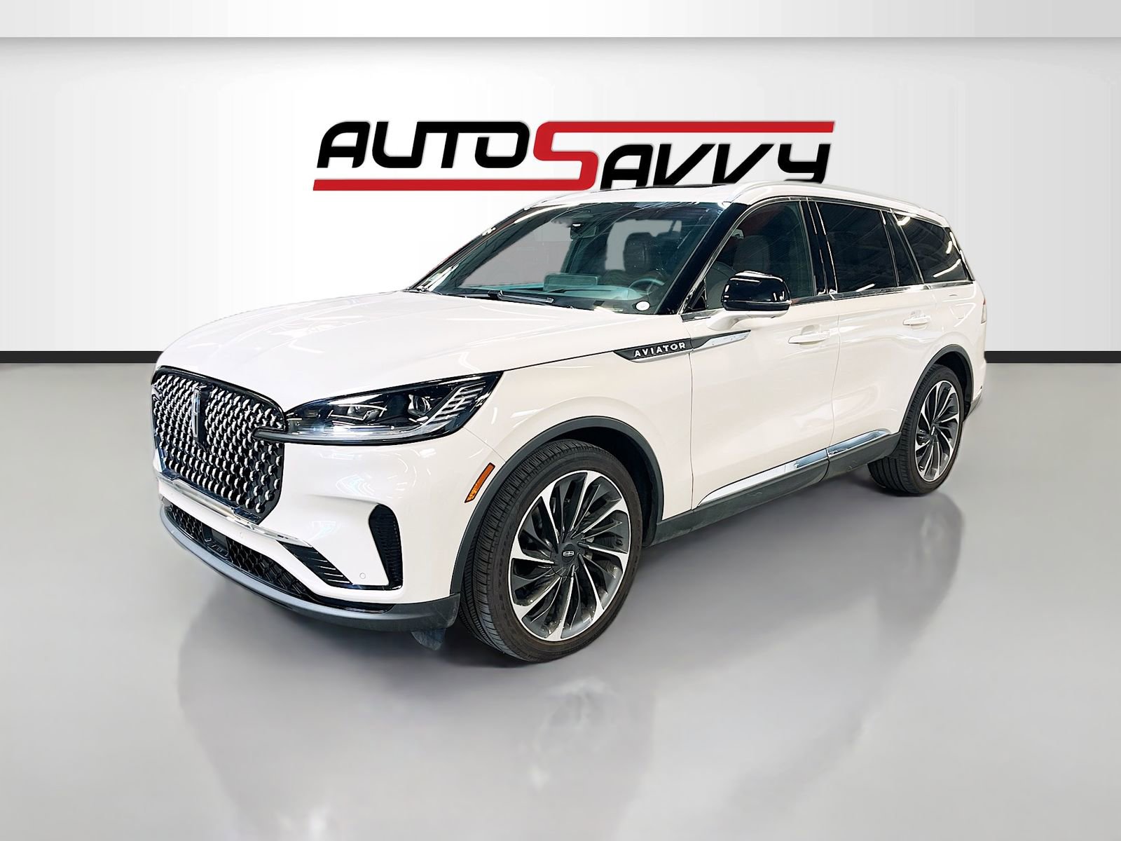 Used 2025 Lincoln Aviator Reserve w/ Equipment Group 201A image 3