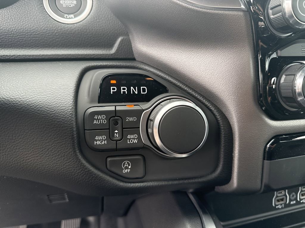 New 2026 RAM 1500 4x4 Crew Cab image 19