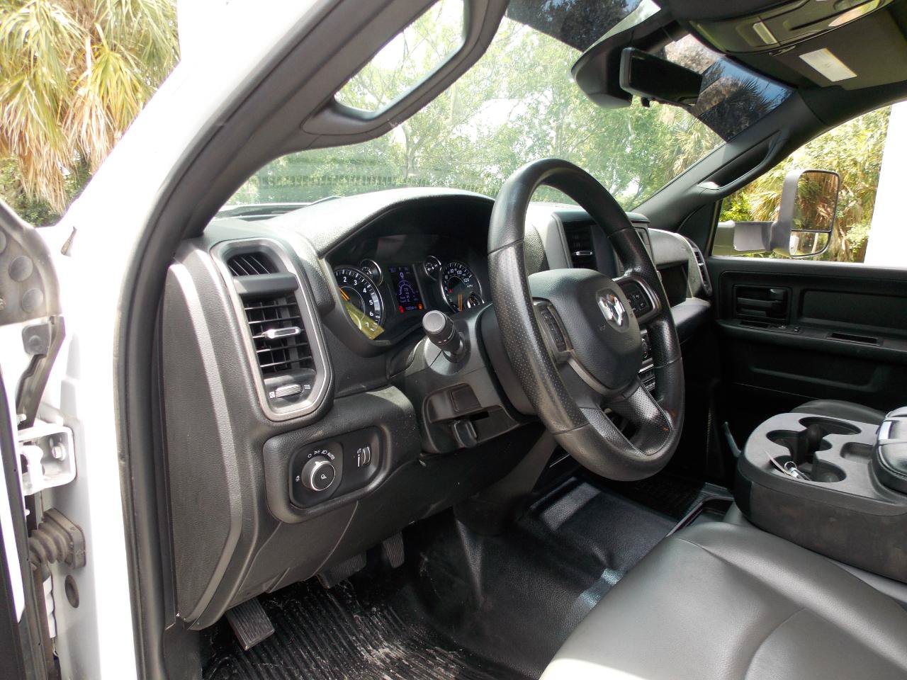 Used 2022 RAM 2500 Tradesman w/ Chrome Appearance Group AWD/4WD image 10