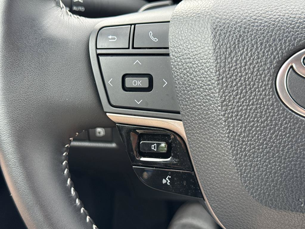 Used 2026 Toyota Camry SE FWD image 13