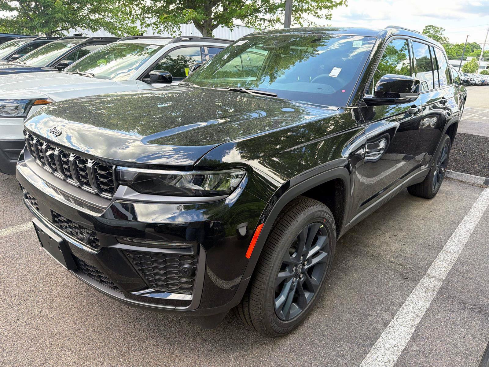 New 2026 Jeep Grand Cherokee Overland AWD/4WD image 4