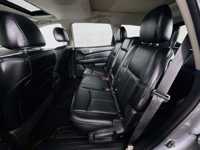 Used 2018 Nissan Pathfinder SL AWD/4WD image 25