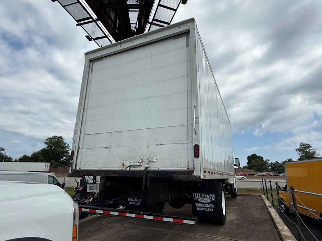 Used 2022 Ford F750 2WD Regular Cab Super Duty image 5