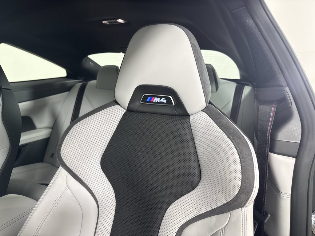 Used 2027 BMW M4 Coupe w/ Executive Package RWD image 39