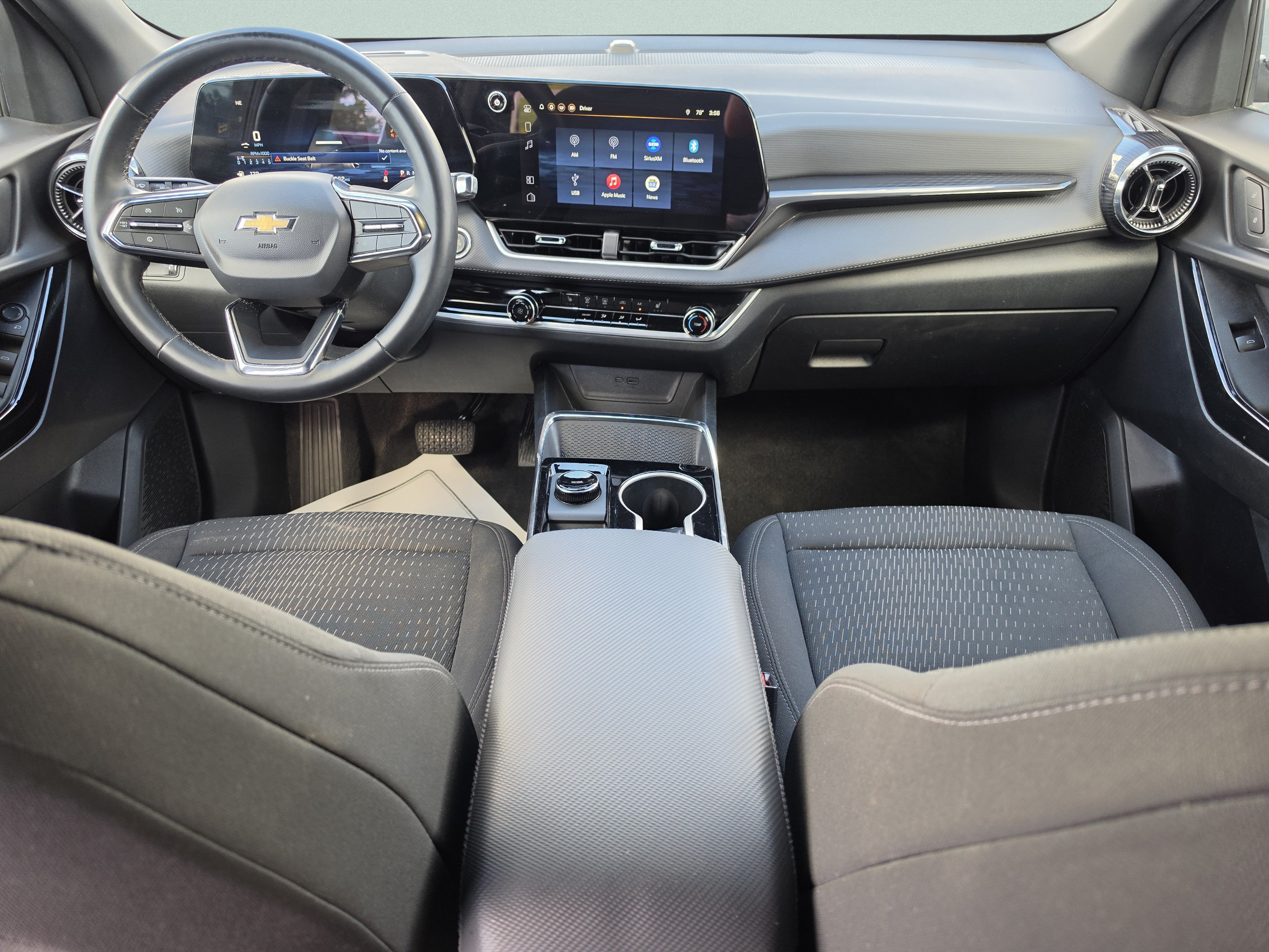 Used 2026 Chevrolet Equinox LT FWD image 17