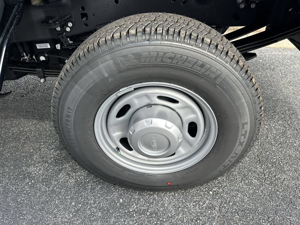 New 2025 Ford F350 XL w/ 360-Degree Camera Package RWD image 19